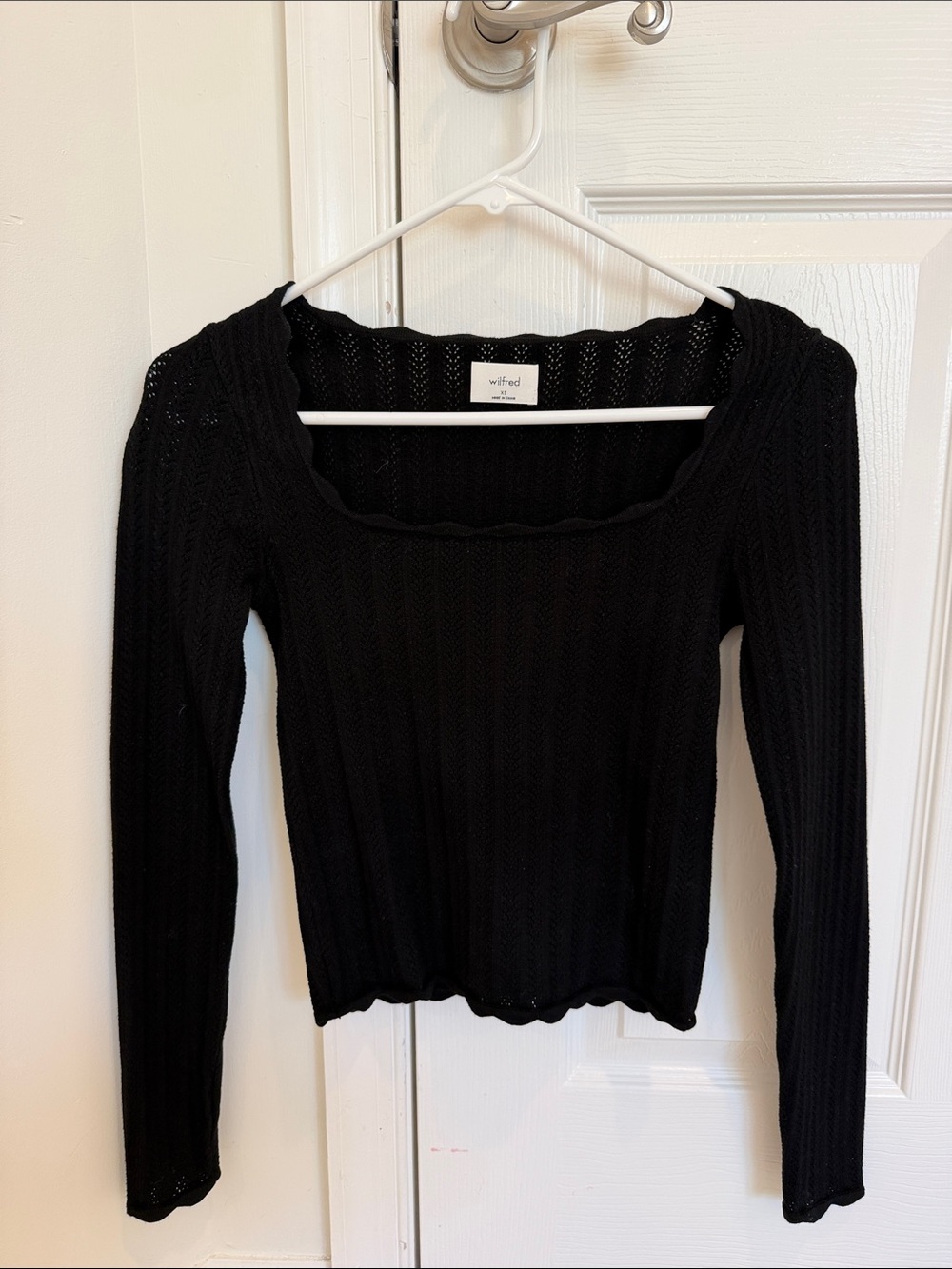 Never worn - Aritzia Wilfred Black Square-Neck Knit Long Sleeve Top